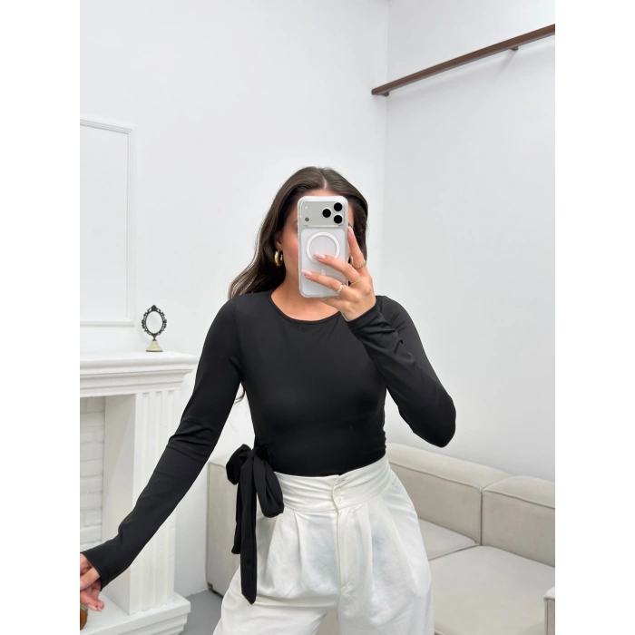 Yan Kuşak Detay Bluz - SİYAH