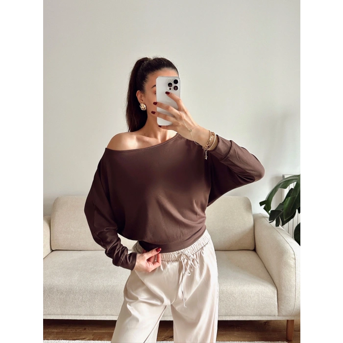 Yarasa Kayık Yaka Bluz - KAHVE