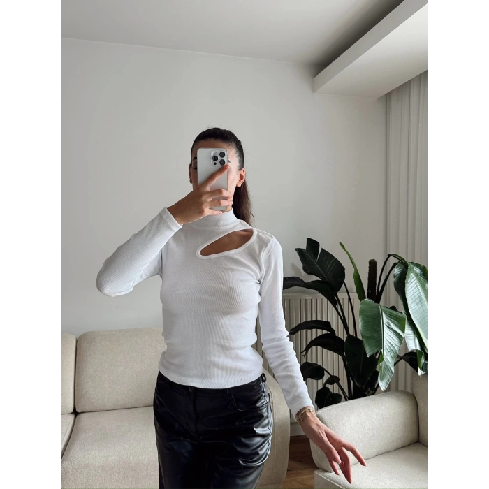 Yarım Balıkçı Omuz Damla Bluz - BEYAZ