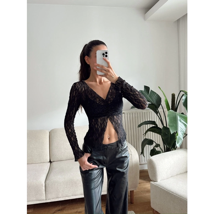 Yırtmaç Detay Dantel Crop - SİYAH
