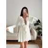 Derin Bağcıklı Fırfır Elbise - BEYAZ