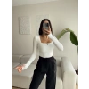 Kare Yaka Parmak Geçmeli Astarlı Bluz