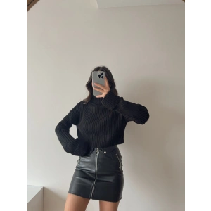 %100 Ekstra Yumuşak Boğazlı Triko Kazak-SİYAH