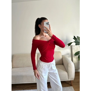 Önü Drapeli Madonna Bluz - KIRMIZI