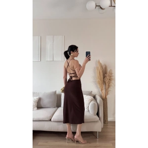 Sırt Dekolte Derin Yırtmaç Elbise - KAHVE