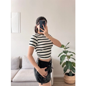 Yan Büzgü Çizgili Crop - BEYAZ