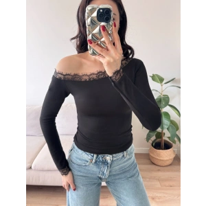 Kayık Yaka Dantel Crop - SİYAH