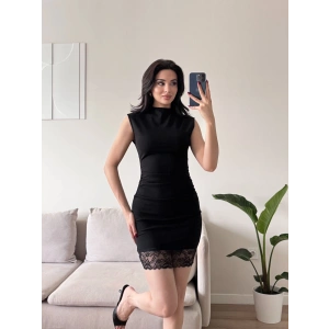 Dantel Detaylı Sırt Fermuar Mini Elbise - SİYAH