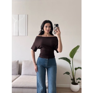 Kayık Yaka Bluz - KAHVE