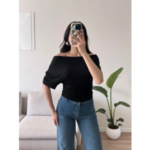 Kayık Yaka Bluz - SİYAH