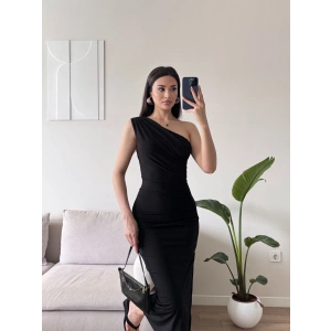 Omuz Detay Drapeli Elbise - SİYAH