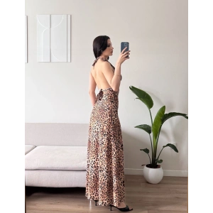 Halter Yaka Sırt Bağlamalı Yırtmaçlı Maxi Elbise - LEOPAR
