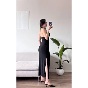 Halter Yaka Aksesuarlı Elbise - SİYAH