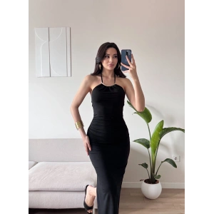 Halter Yaka Aksesuarlı Elbise - SİYAH