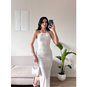 Halter Yaka Aksesuarlı Elbise - BEYAZ