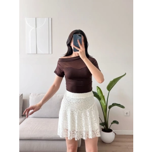 Kayık Yaka Tül Detay Crop - KAHVE