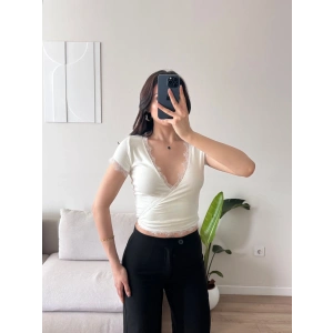 Bel Bağlamalı V Yaka Dantel Crop - BEYAZ