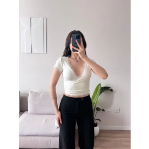 Bel Bağlamalı V Yaka Dantel Crop - BEYAZ