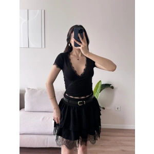 Bel Bağlamalı V Yaka Dantel Crop - SİYAH