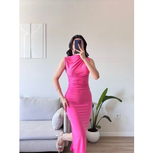 Yan Yırtmaç Drapeli Elbise - PEMBE