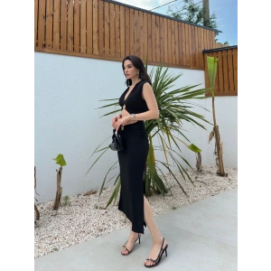 V Yaka Pencere Detay Elbise - SİYAH