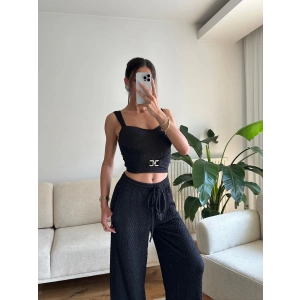 Aksesuar Biyeli Crop & Pantolon Takım - SİYAH