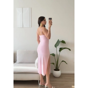Ayarlanabilir Askılı Derin Yırtmaç Elbise - PEMBE