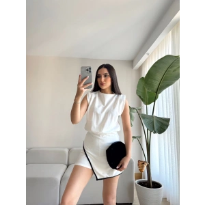 Biyeli Asimetrik Şortlu Elbise