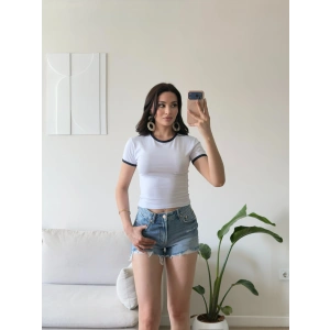 Biyeli Crop Tişört - BEYAZ