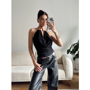 Boyun Aksesuar Degaje Bluz - SİYAH