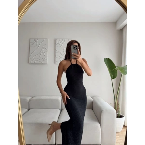 Boyun Askılı Arka Yırtmaç Elbise - SİYAH