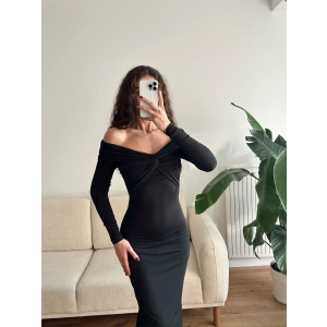 Büzgülü Madonna Yaka Elbise - SİYAH