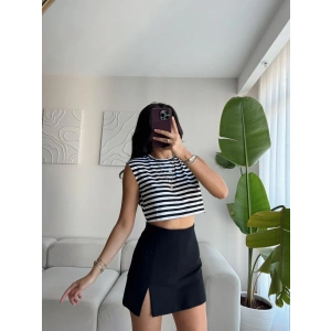 Çizgili Kolsuz Crop T-shirt-Siyah