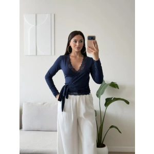 Dantel Detay Kruvaze Bluz - LACİVERT
