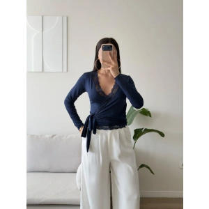Dantel Detay Kruvaze Bluz - LACİVERT