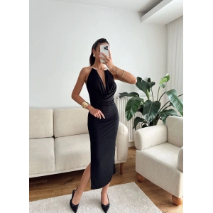 Degaje Yaka Boyun Aksesuar Elbise - SİYAH