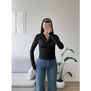 Degaje Yaka Drapeli Bluz - SİYAH