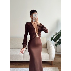 Derin Dekolte Aksesuar Elbise - KAHVE