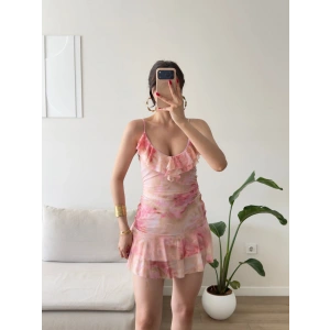 Desenli Fırfırlı Mini Tül Elbise