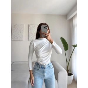 Dik Yaka Drapeli Bluz - BEYAZ