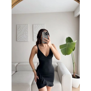 Eteği Fırfırlı Gloplu Elbise - SİYAH