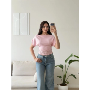 Eteği Güpür Kayık Yaka Bluz - PEMBE