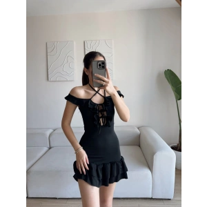 Fırfırlı Madonna Yaka Elbise - SİYAH