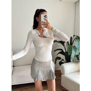 Göğüs Aksesuar Bluz - BEJ