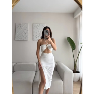 Göğüs Aksesuar Yırtmaçlı Elbise - BEYAZ