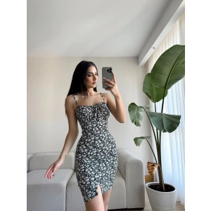 Göğüs Bağlamalı Çiçek Desen Elbise