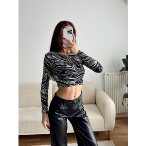 Göğüs Pencere Desenli Crop