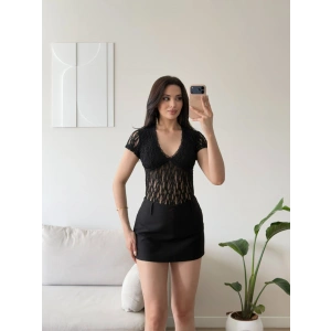 Güpürlü V Yaka Bodysuit - SİYAH