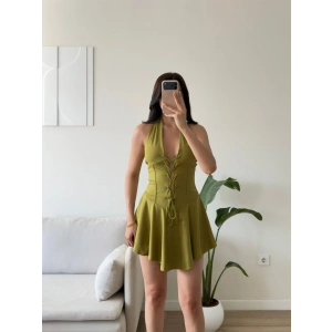 Halter Yaka Kuşgözü Bağcıklı Elbise - YAĞ YEŞİLİ