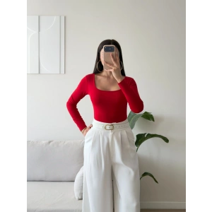 Kare Yaka Bodysuit - KIRMIZI